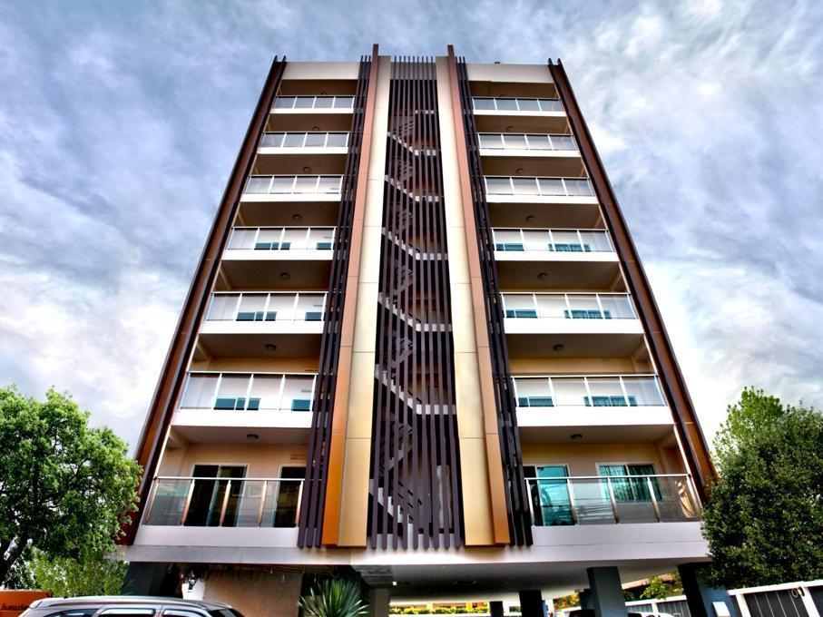 The Aim Sathorn Hotel Bangkok Exterior foto